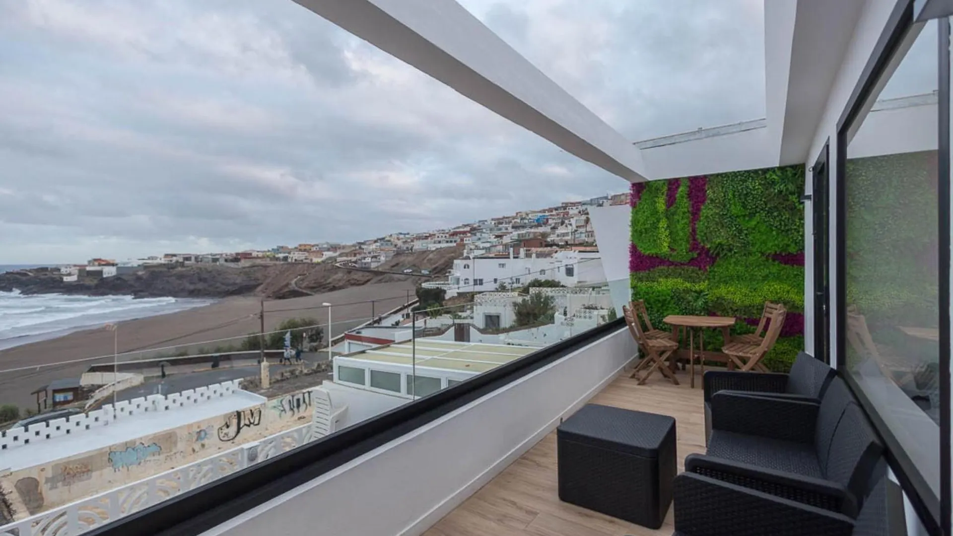 El Bunker Luxury Suite En Playa Del Hombre Con Vista Al Mar